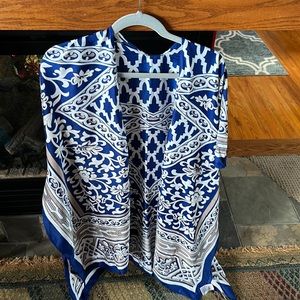 One size fits all kimono blue white and tan